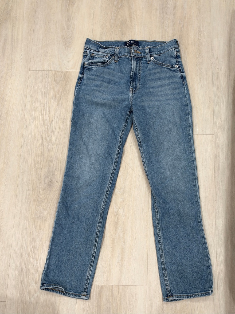 GAP Women's Light-Mid Wash Boyfriend Jeans